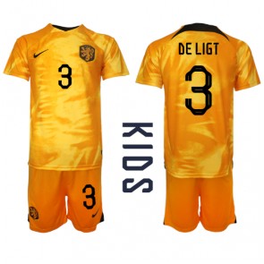Holland Matthijs de Ligt #3 Hjemmebanesæt Børn VM 2022 Kort ærmer (+ korte bukser)